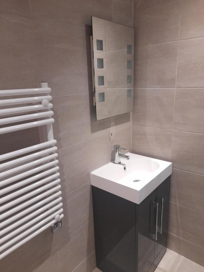 Lovely Home With Full En-Suite Double Bed Rooms Редінг Екстер'єр фото