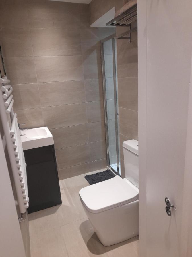 Lovely Home With Full En-Suite Double Bed Rooms Редінг Екстер'єр фото