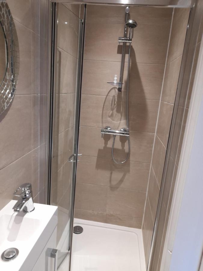 Lovely Home With Full En-Suite Double Bed Rooms Редінг Екстер'єр фото