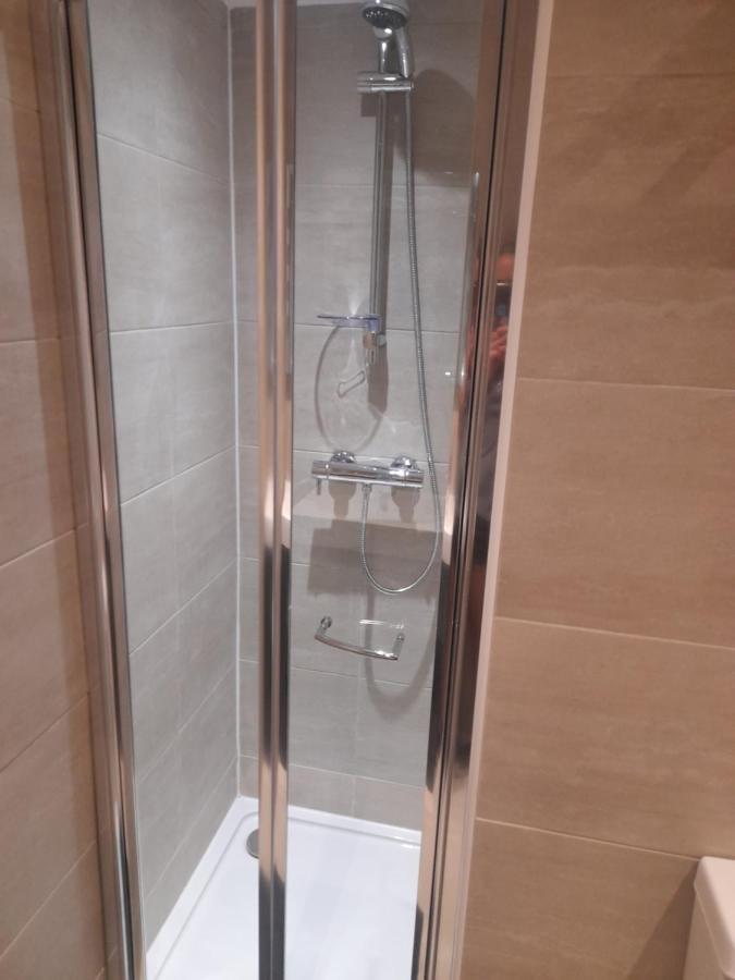 Lovely Home With Full En-Suite Double Bed Rooms Редінг Екстер'єр фото